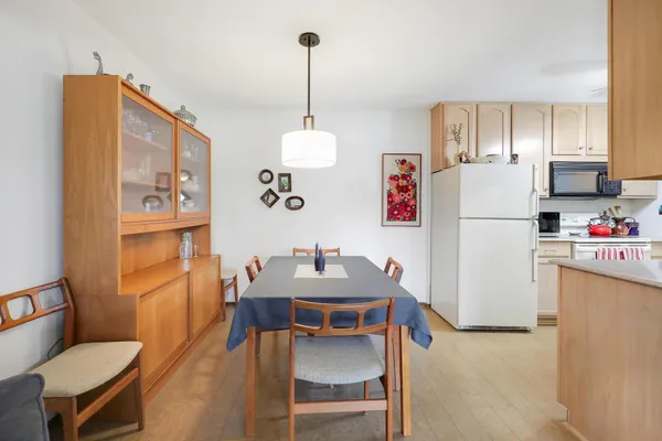 $198,000 | 4360 Brookside Court, Unit 218, Edina, MN 55436