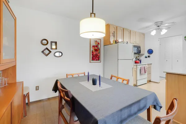 $198,000 | 4360 Brookside Court, Unit 218, Edina, MN 55436