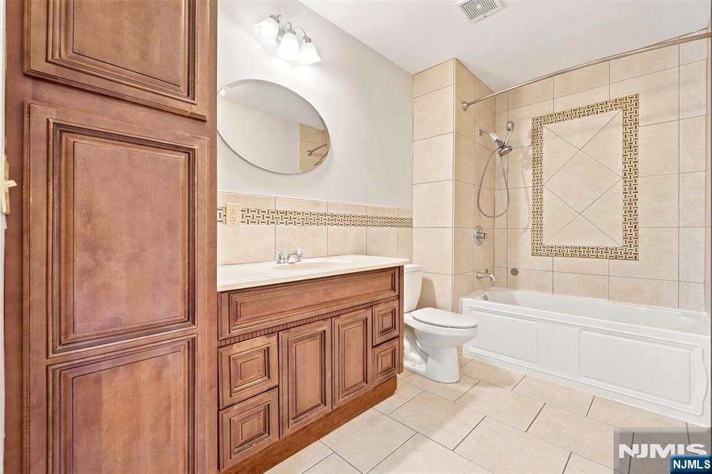 22 Sylvan Street, Unit 2A Rutherford, NJ 07070 - Photo 9 of 21 Gallery Image 9