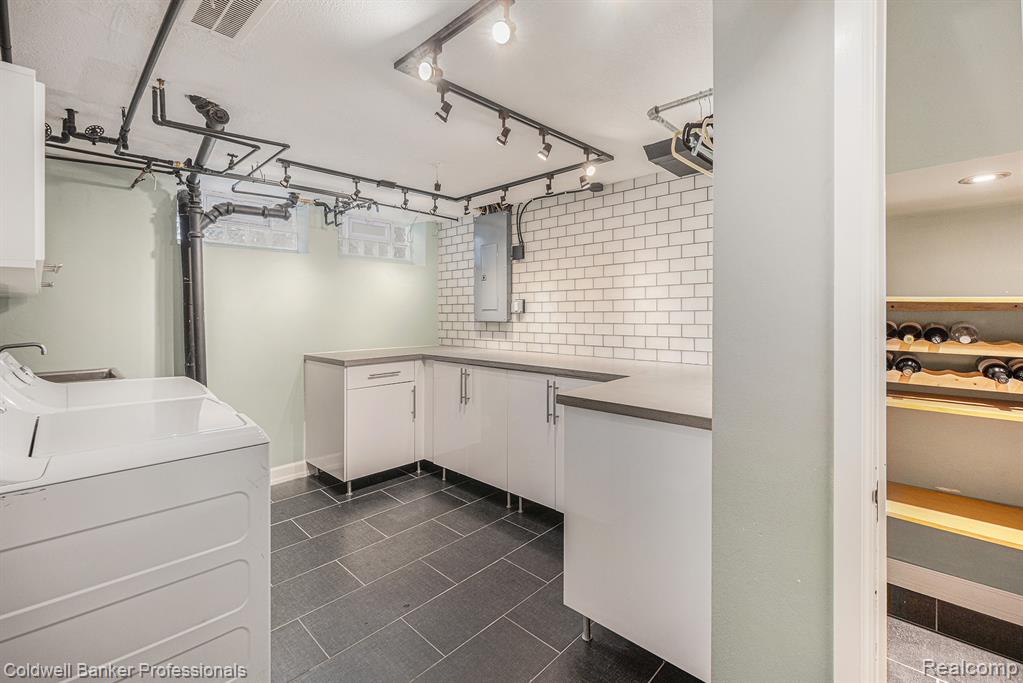 1358 Harvard Road Grosse Pointe Park, MI 48230 - Photo 34 of 52