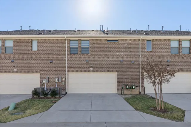 $2,600 | 7232 Panicum Drive, Frisco, TX 75033