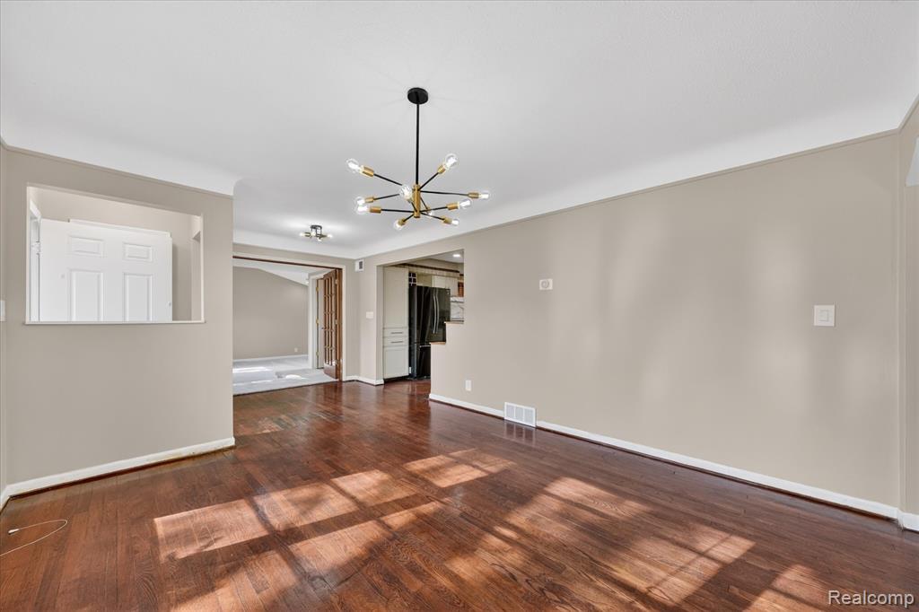 15151 Merriman Road Livonia, MI 48154 - Photo 9 of 38 Gallery Image 9
