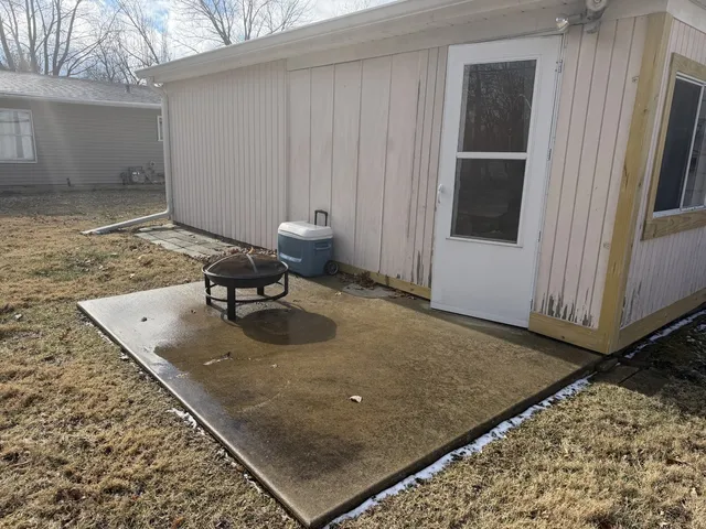 $1,200 | 2007 Schuyler Drive, Peru, IL 61354