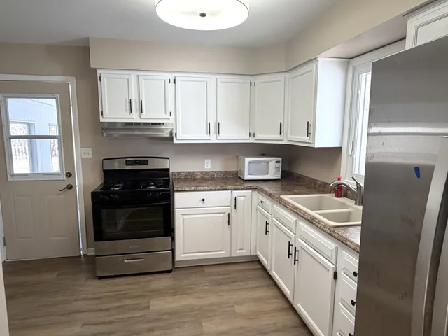 $1,200 | 2007 Schuyler Drive, Peru, IL 61354