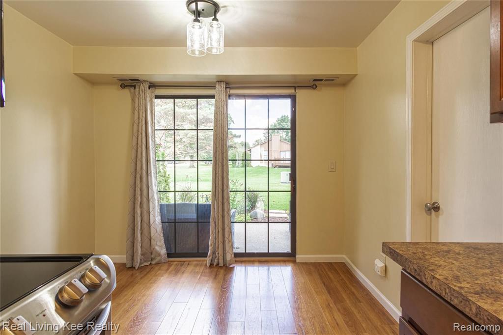 1853 Meadow Dale Court Rochester Hills, MI 48309 - Photo 15 of 43