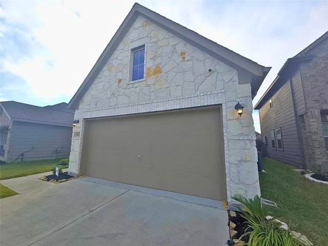 $359,900 | 14214 Singing Oaks Trail, Houston, TX 77045