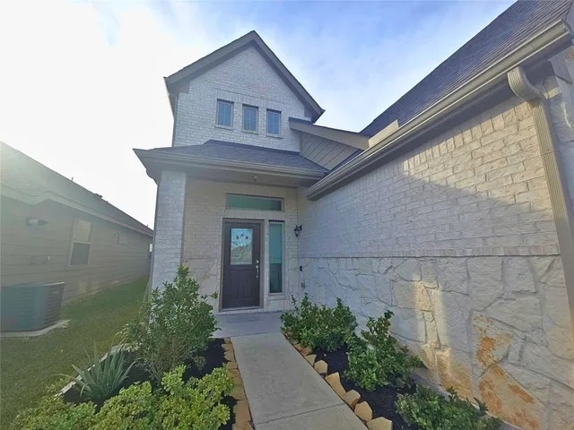 $359,900 | 14214 Singing Oaks Trail, Houston, TX 77045