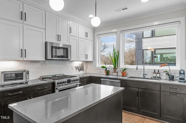 $2,850 | 5 Seawell Avenue, Unit 106, Raleigh, NC 27601