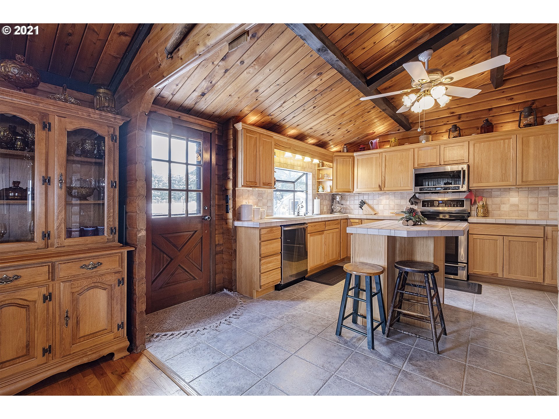 17525 Southwest Neugebauer Road Hillsboro, OR 97123 - Photo 11 of 31
