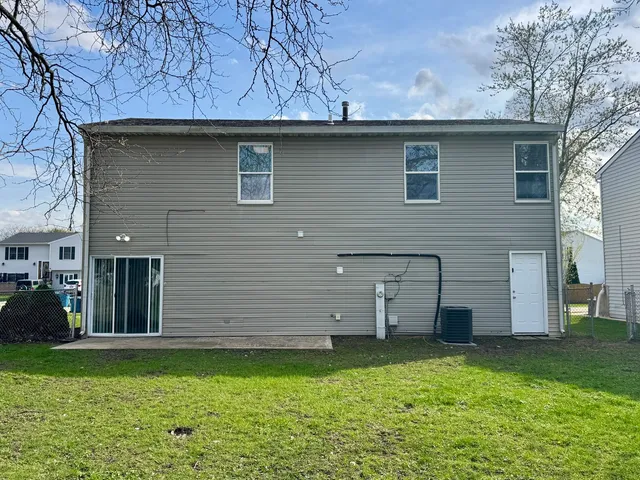 $309,000 | 20513 South Acorn Ridge Drive, Frankfort, IL 60423