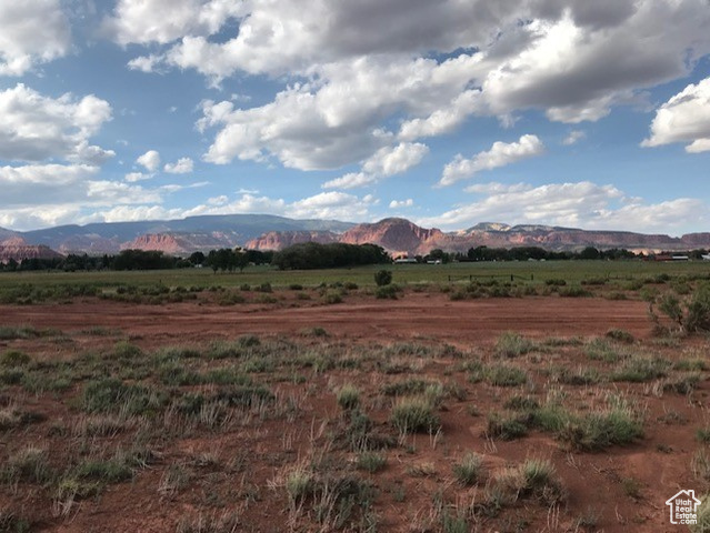 250 South River View Road East Torrey, UT 84775 - Photo 8 of 10 Mountain view