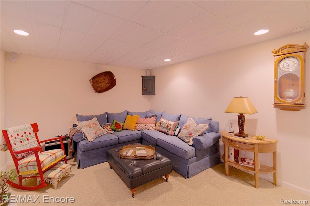 220 Oak Street Rochester, MI 48307 - Photo 34 of 54 220 Oak Street 33.jpg