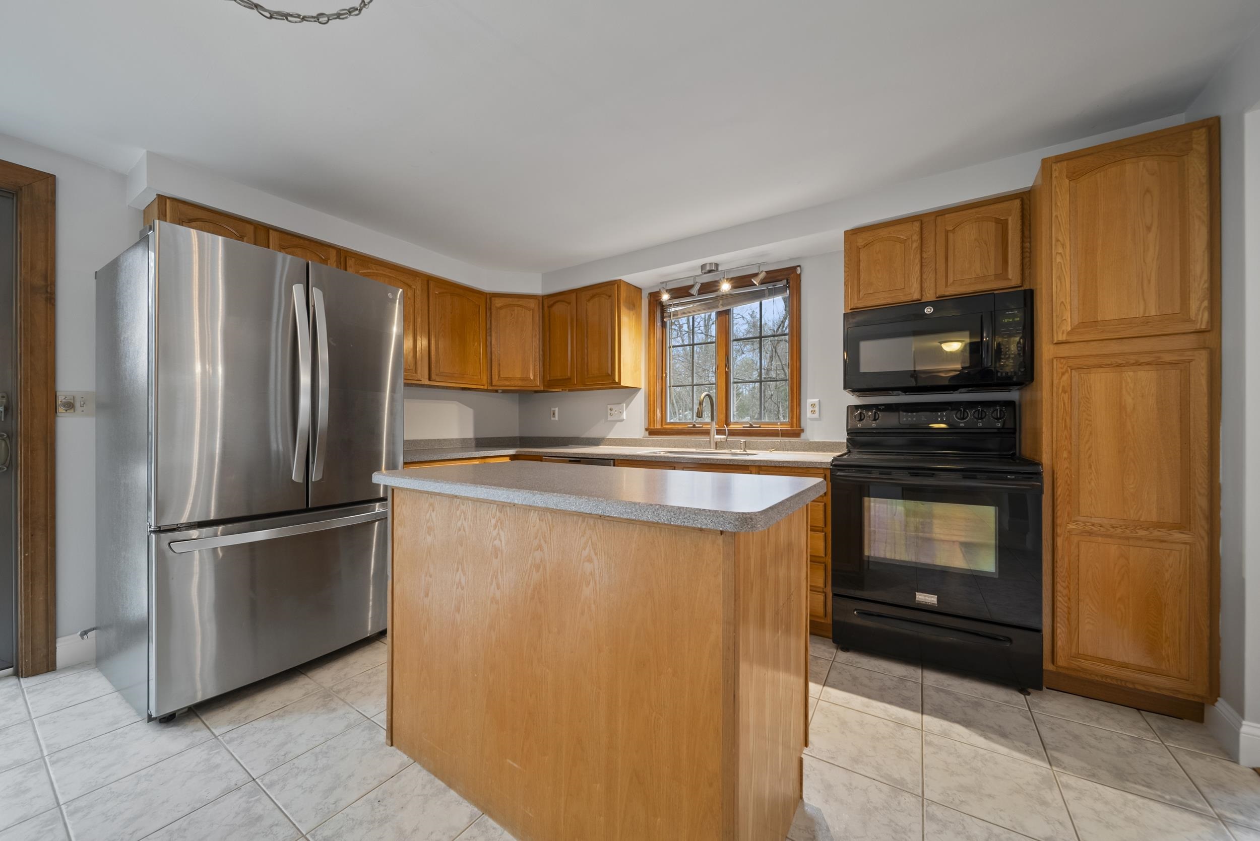 10 Colman Path Merrimack, NH 03054 - Photo 11 of 52 Gallery Image 11