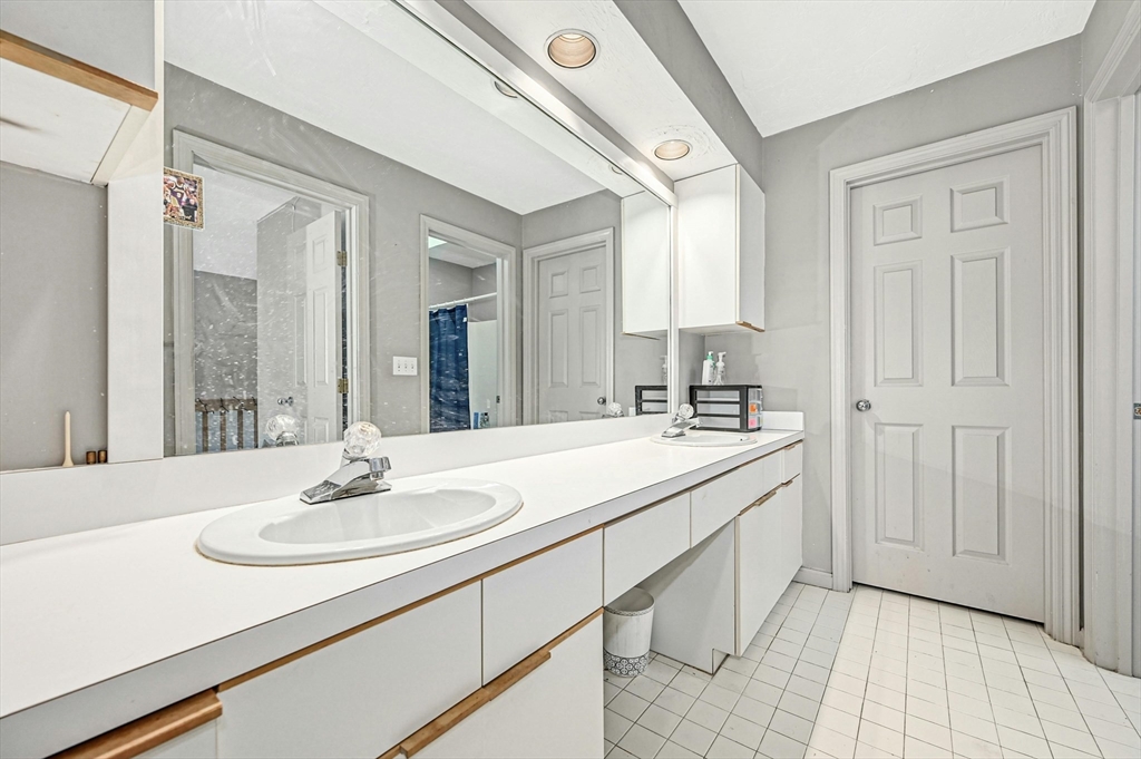 73 Pointe Rok Drive, Unit 73 Worcester, MA 01604 - Photo 23 of 42 Gallery Image 23