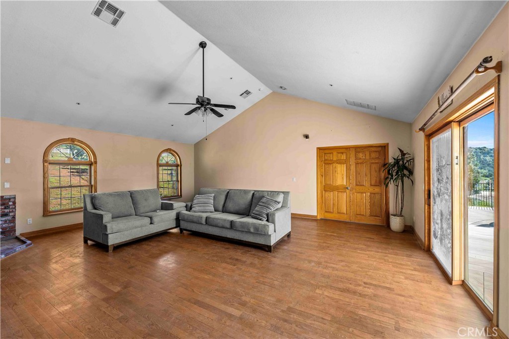 34754 Ellenan Avenue Acton, CA 93510 - Photo 36 of 54