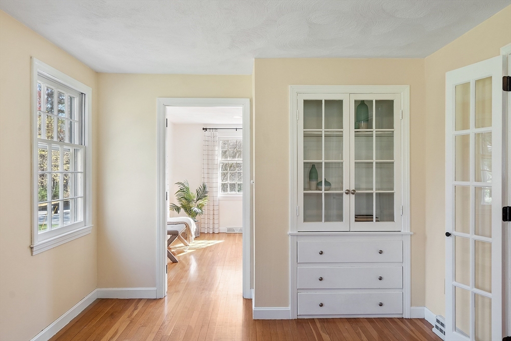 4 Court Road Westford, MA 01886 - Photo 16 of 42 Gallery Image 16