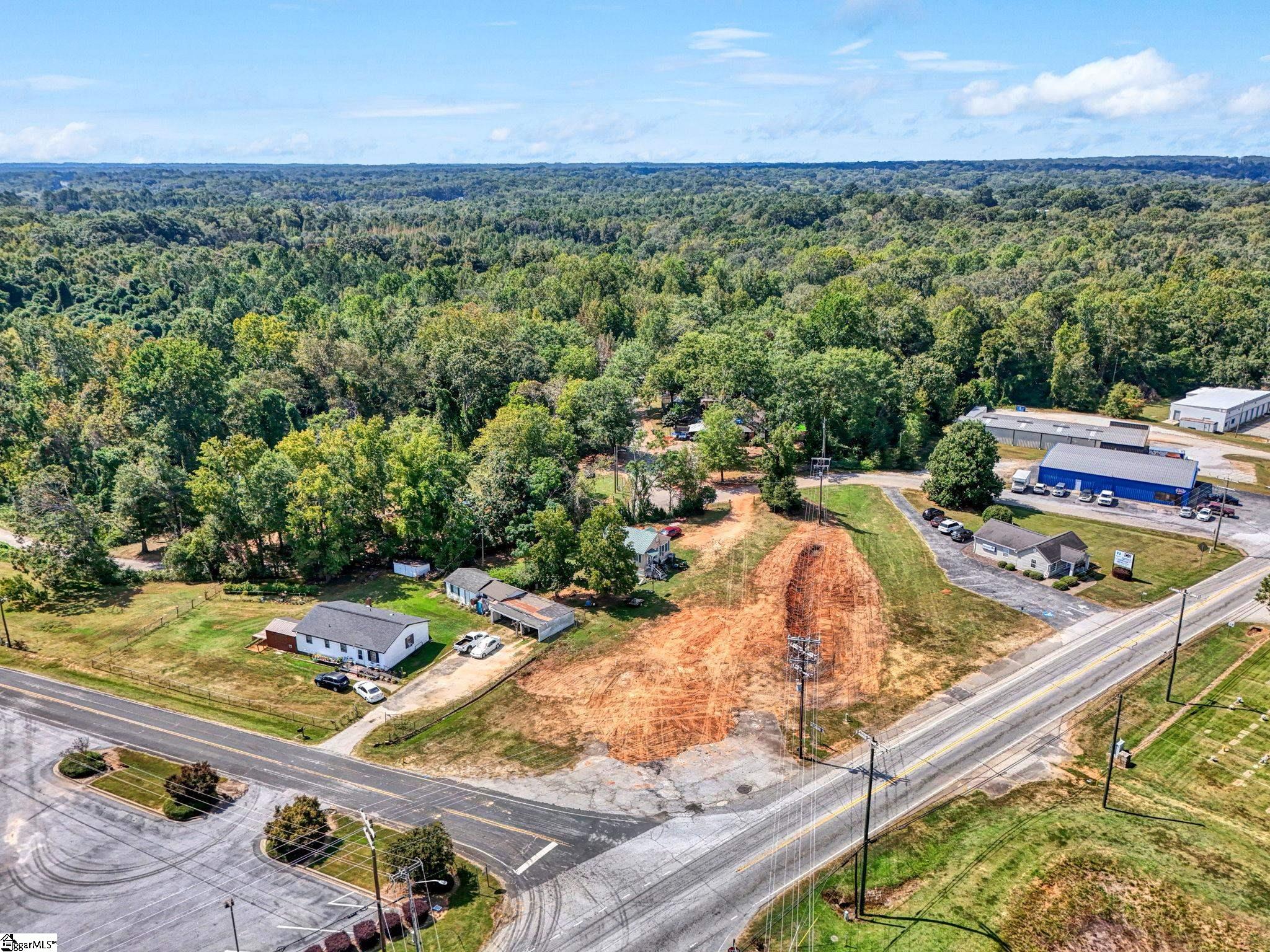 790 East Main Street Laurens, SC 29360 - Photo 3 of 27