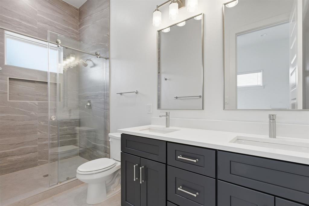 2925 Spruce Valley Lane, Unit 403 Dallas, TX 75233 - Photo 28 of 36 Primary Bath - Blue