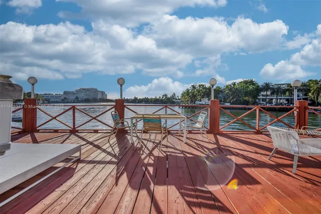 a view of a terrace with sitting area