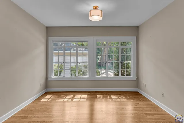 $365,000 | 2 Southwest Westboro Place, Topeka, KS 66604