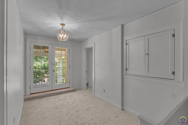 $365,000 | 2 Southwest Westboro Place, Topeka, KS 66604