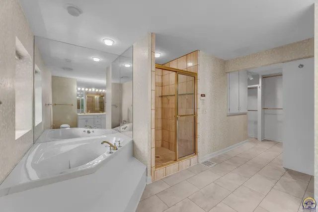 $365,000 | 2 Southwest Westboro Place, Topeka, KS 66604