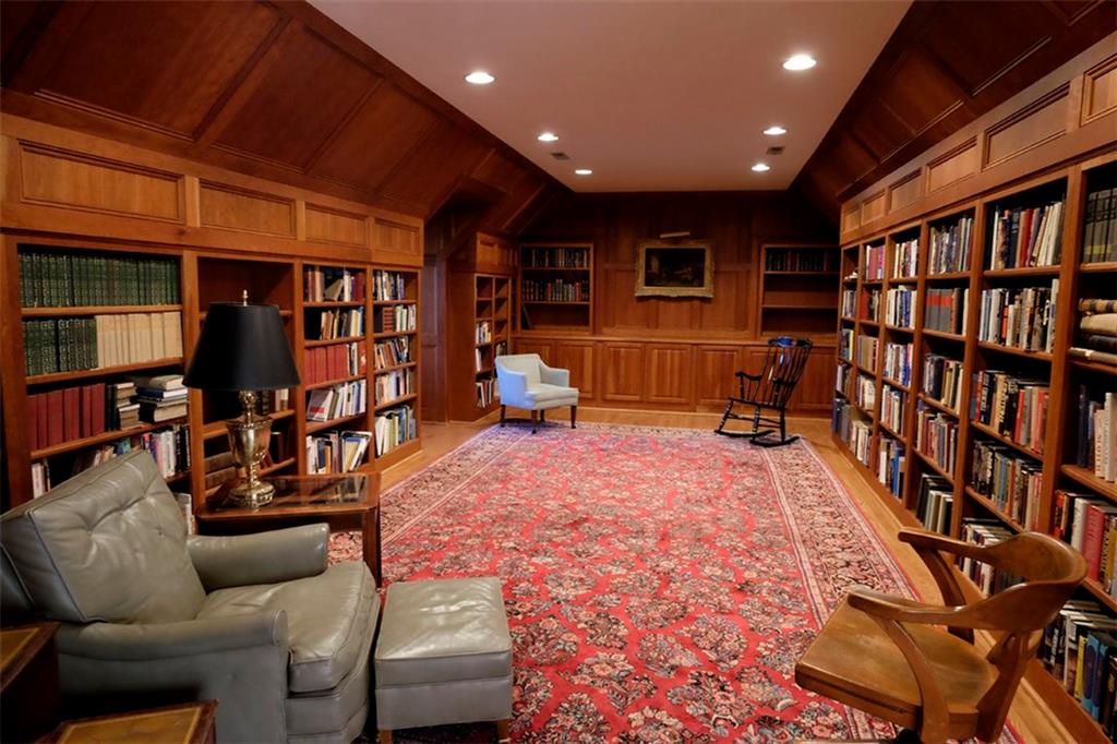 7202 Dean Road Indianapolis, IN 46240 - Photo 3 of 19 Gallery Image 3