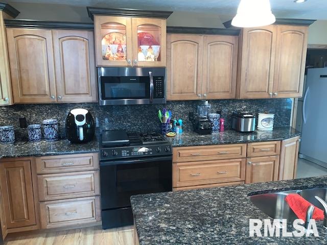 59 Frontier Lake Drive Springfield, IL 62707 - Photo 11 of 15