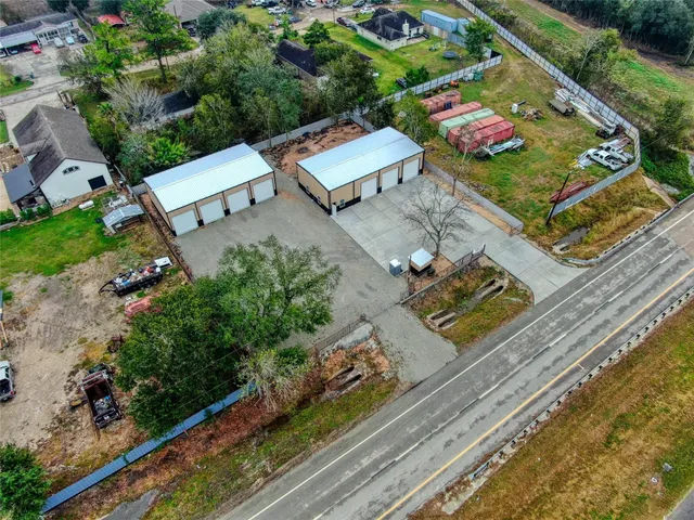 an aerial view of a yard
