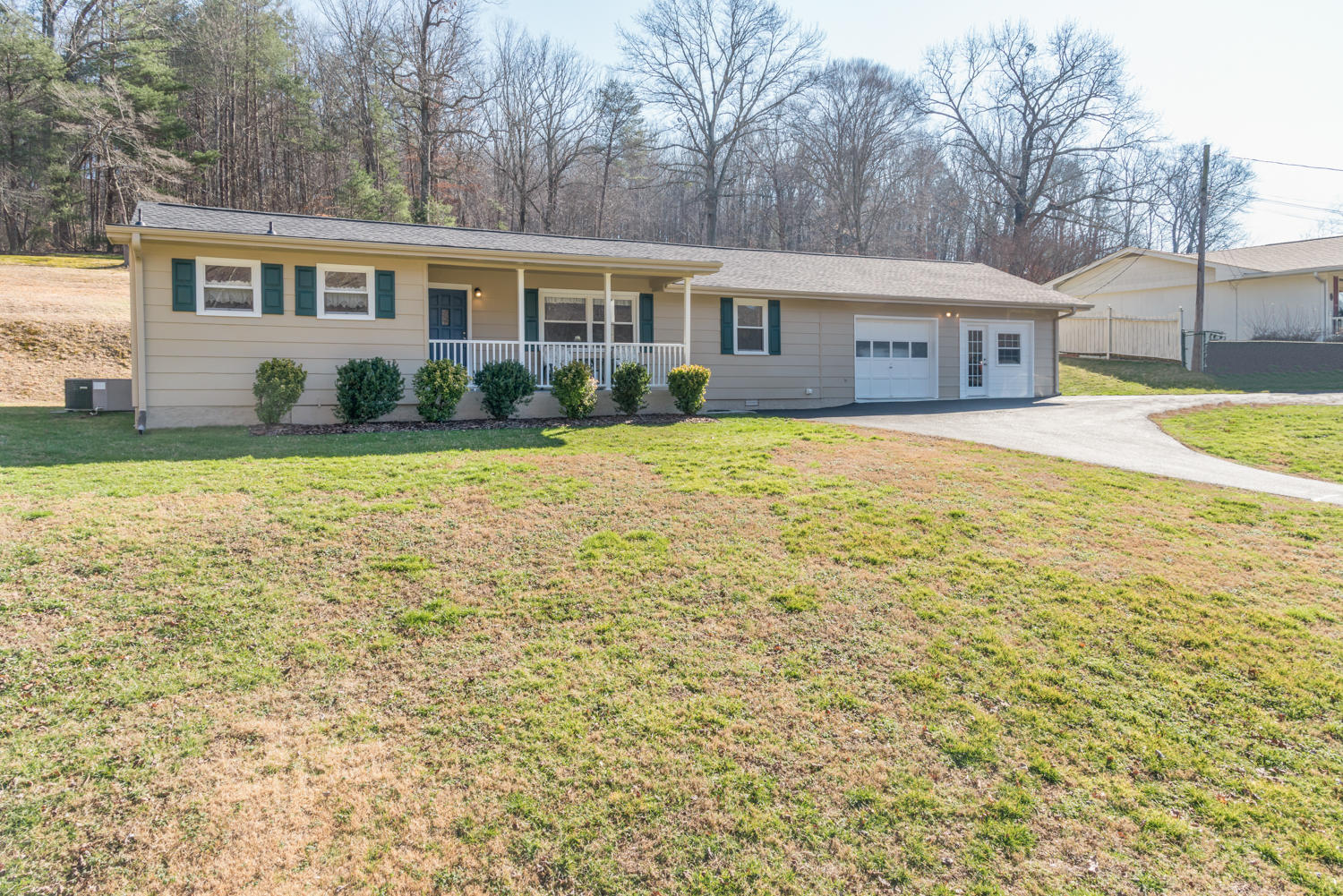216 Jackson Road Hixson, TN 37343 - Photo 3 of 23 216_Jackson_Rd_03