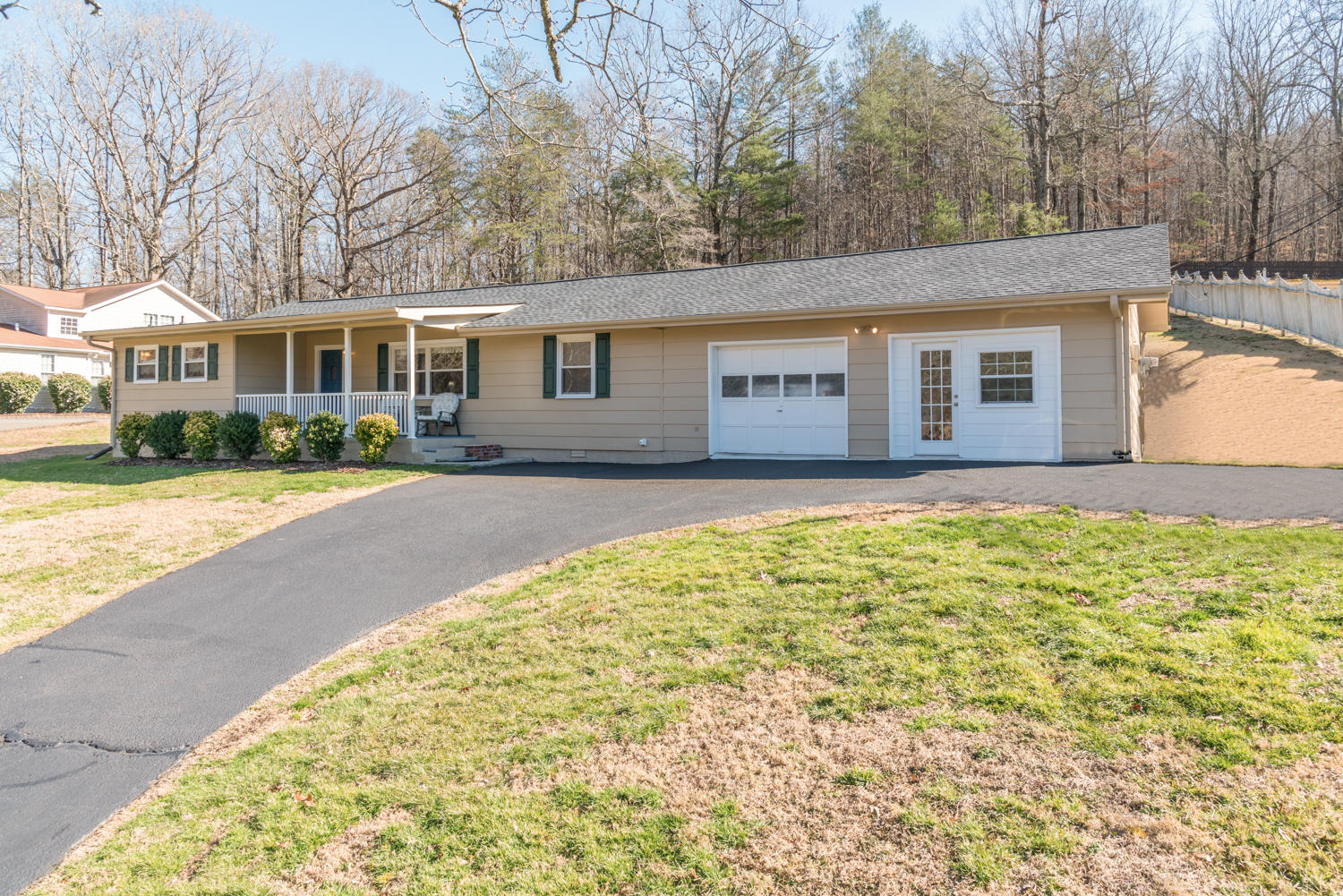 216 Jackson Road Hixson, TN 37343 - Photo 4 of 23 216_Jackson_Rd_04