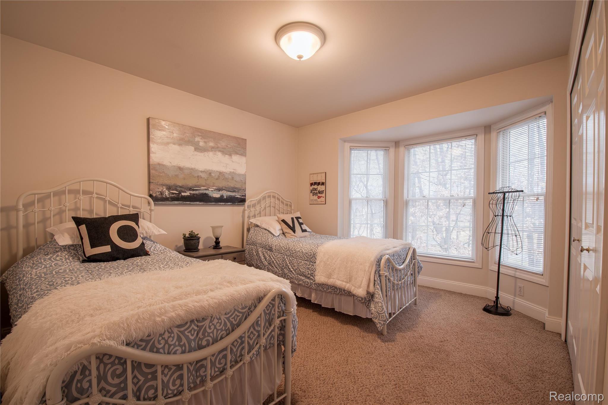 2669 Black Eagle Ridge Howell, MI 48843 - Photo 9 of 40 2669 Black Eagle Ridge HDR1.jpg
