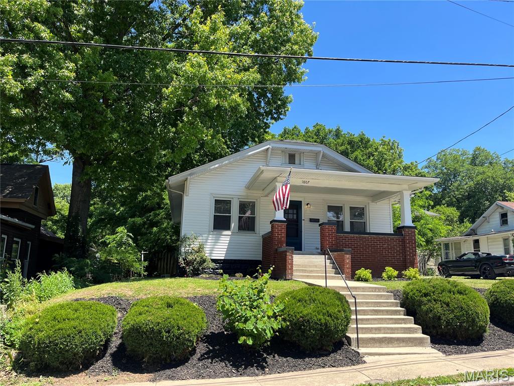 1807 Clawson Street Alton, IL 62002 - Photo 1 of 11
