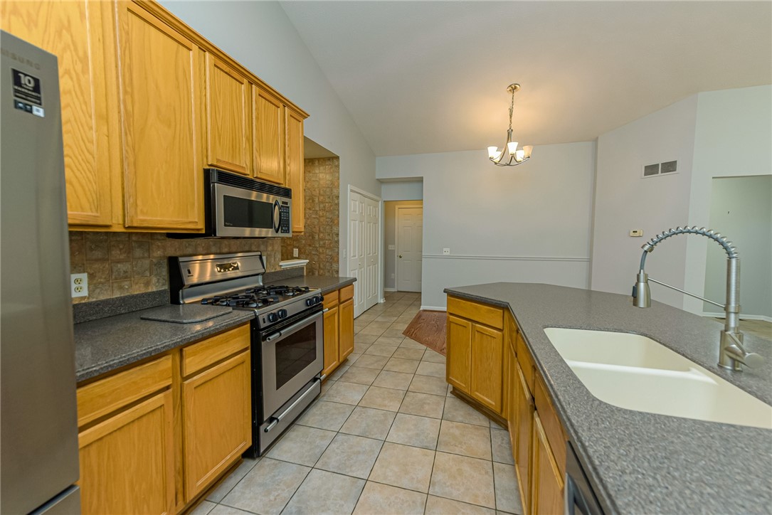 991 Cane Patch Webster, NY 14580 - Photo 8 of 30