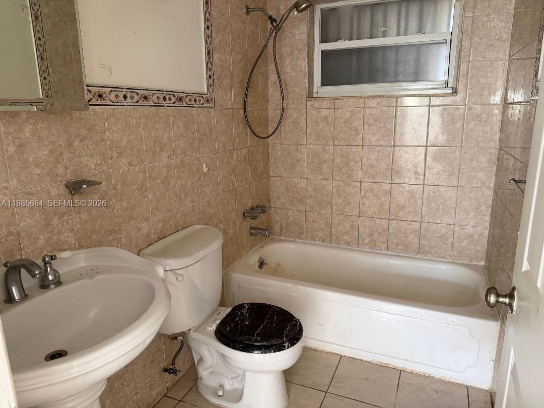 2001 Southwest 100th Avenue Miramar, FL 33025 - Photo 3 of 8