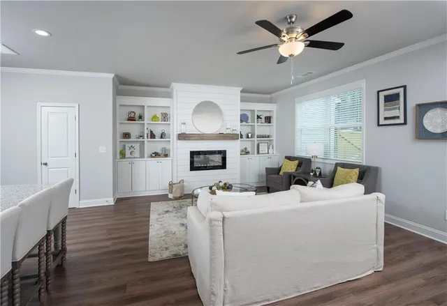 $381,200 | 5407 Maple Grv Lane, Flowery Branch, GA 30542