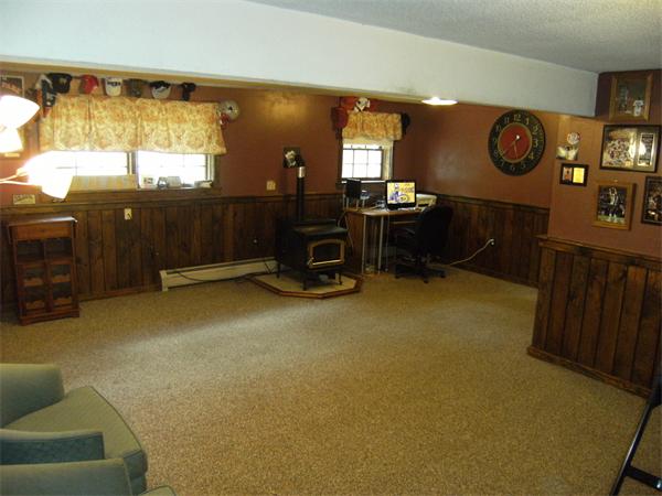 60 Old Farm Road Westfield, MA 01085 - Photo 18 of 27 Gallery Image 18