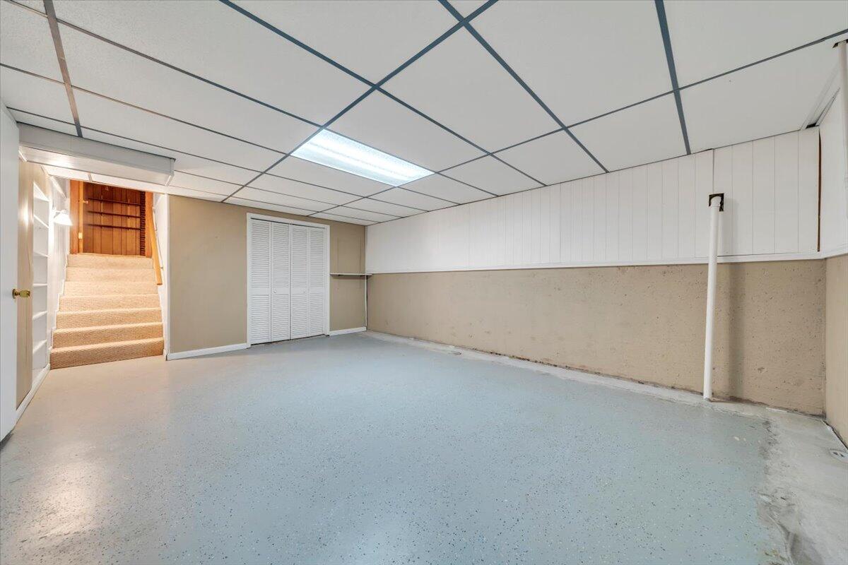 3403 Greencliff Road Roanoke, VA 24018 - Photo 34 of 37 a view of an empty room with a window