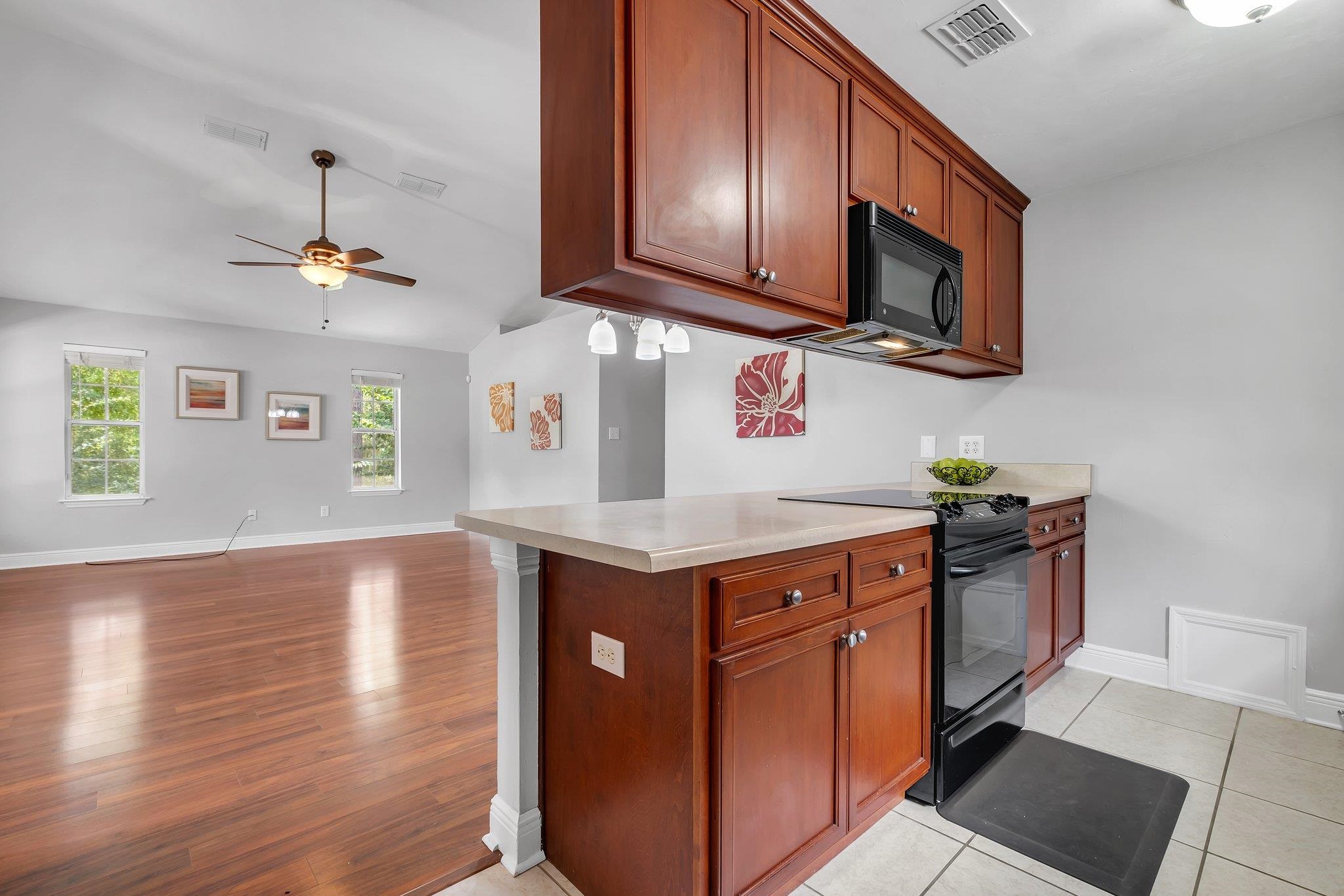 5352 Falling Star Road Tallahassee, FL 32303 - Photo 3 of 23 Gallery Image 3