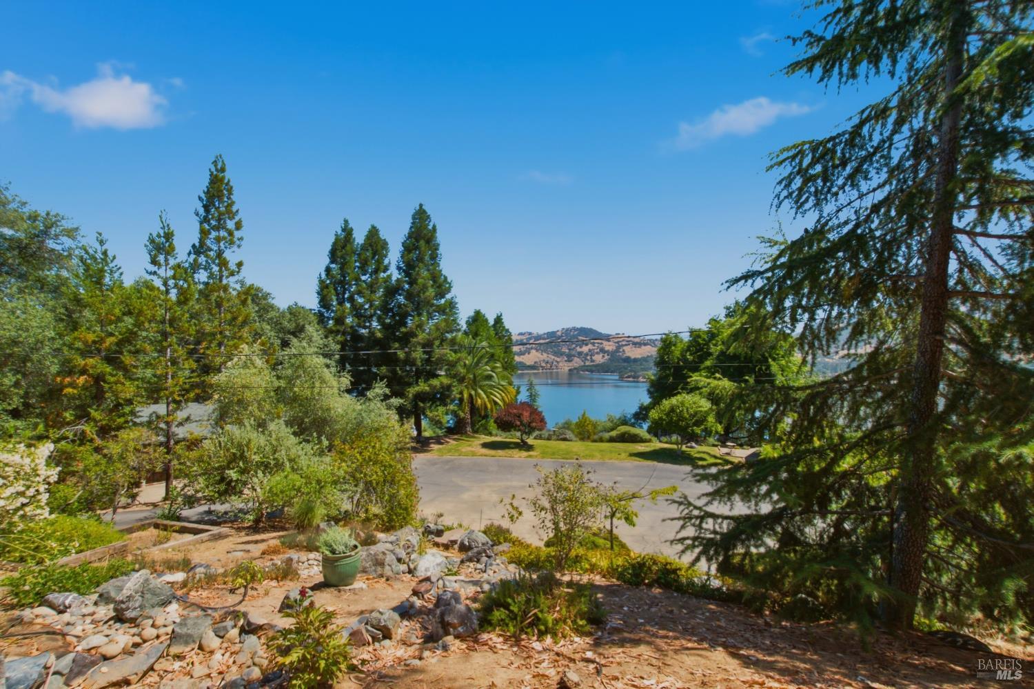 5301 Lake Ridge Road Ukiah, CA 95482 - Photo 16 of 59