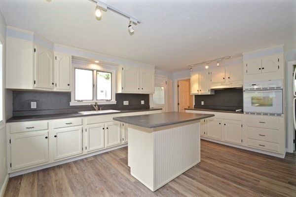 6 Crillon Road Worcester, MA 01605 - Photo 2 of 16 Gallery Image 2