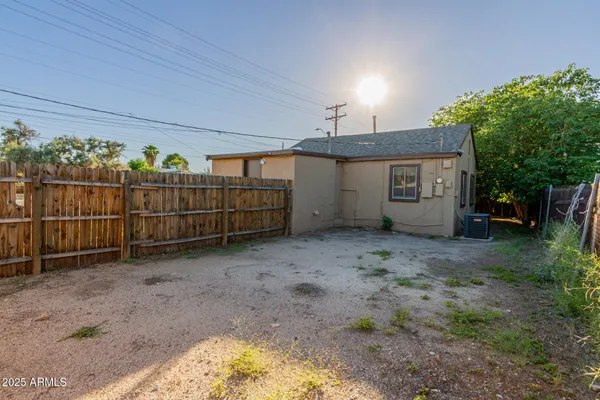 a view of a garage