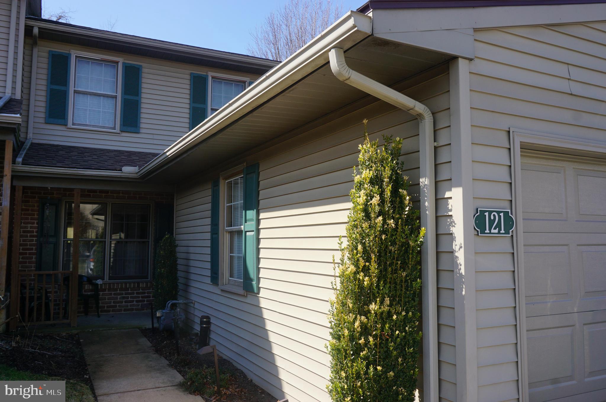 121 Oak Ridge Lane Dallastown, PA 17313 - Photo 2 of 40 Gallery Image 2