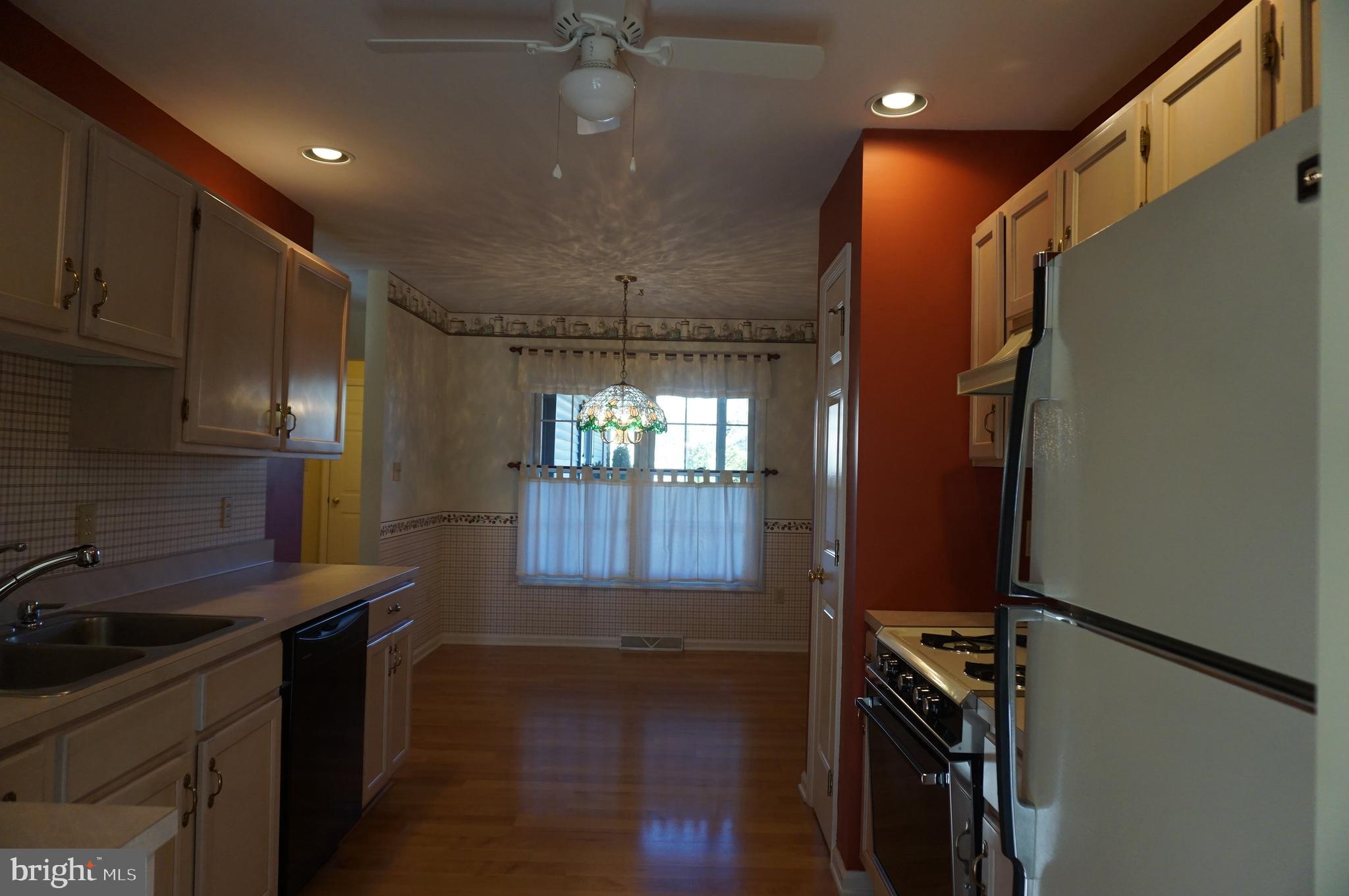 121 Oak Ridge Lane Dallastown, PA 17313 - Photo 11 of 40 Gallery Image 11