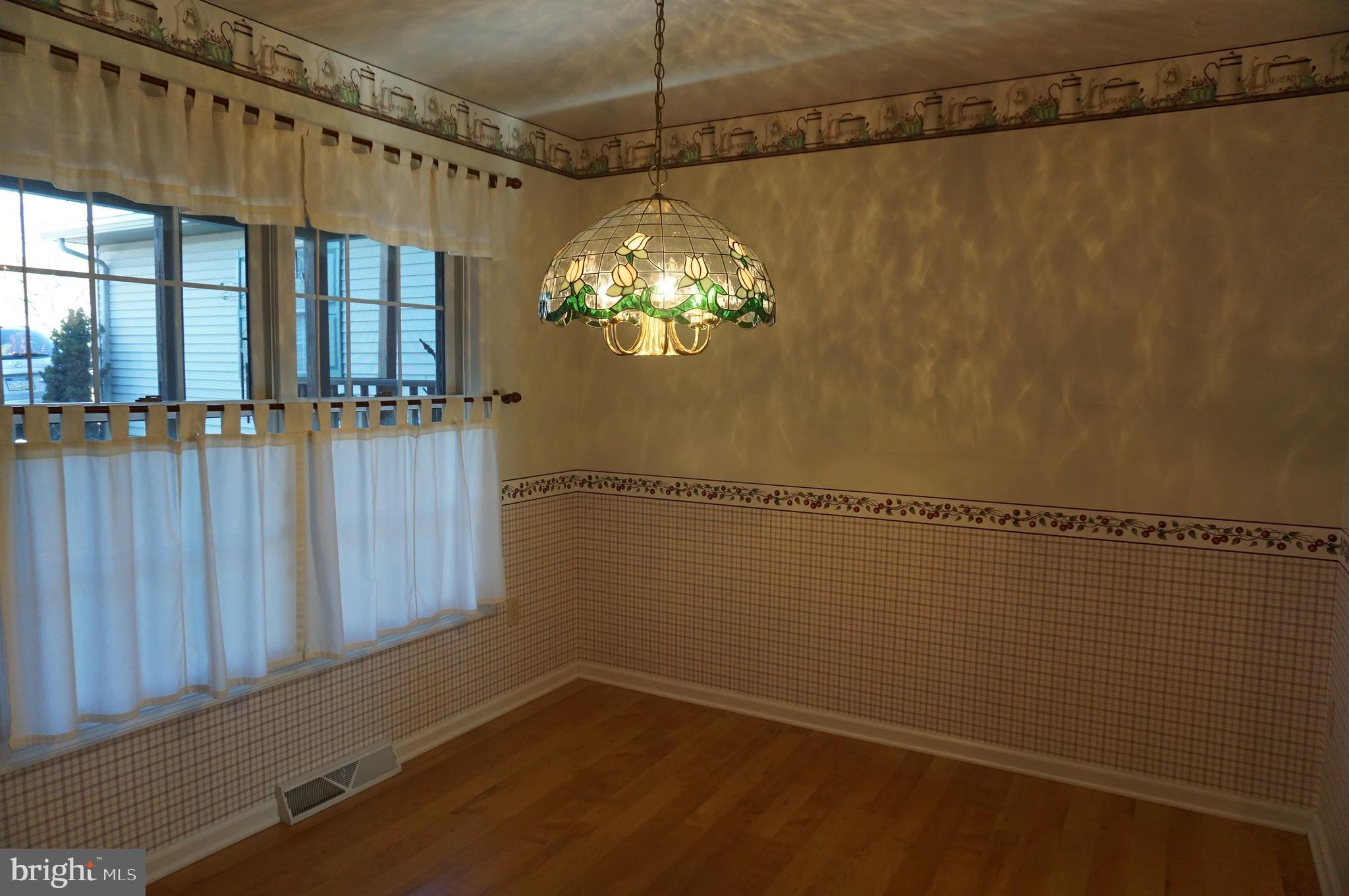121 Oak Ridge Lane Dallastown, PA 17313 - Photo 13 of 40 Gallery Image 13