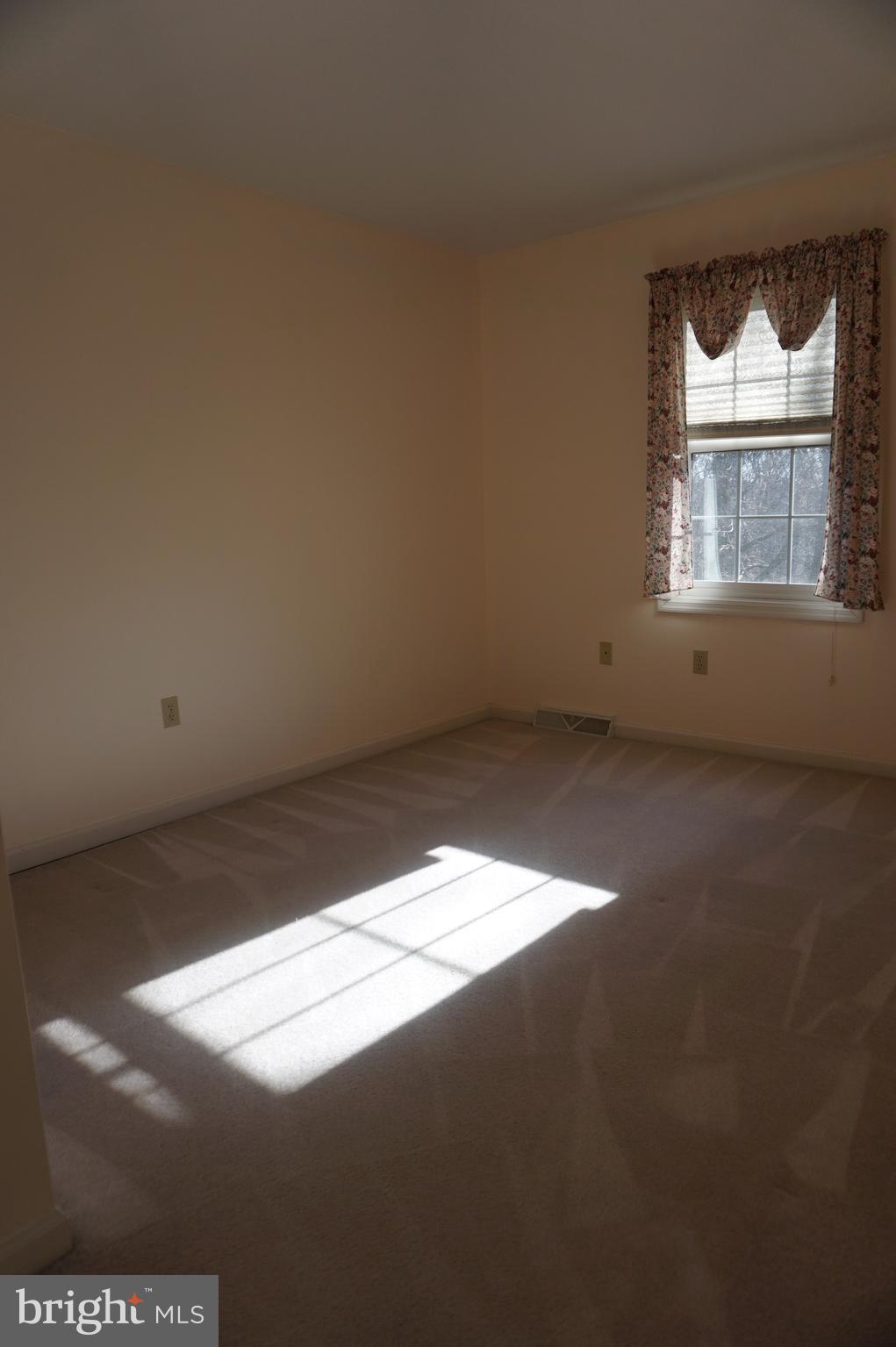 121 Oak Ridge Lane Dallastown, PA 17313 - Photo 24 of 40 Gallery Image 24