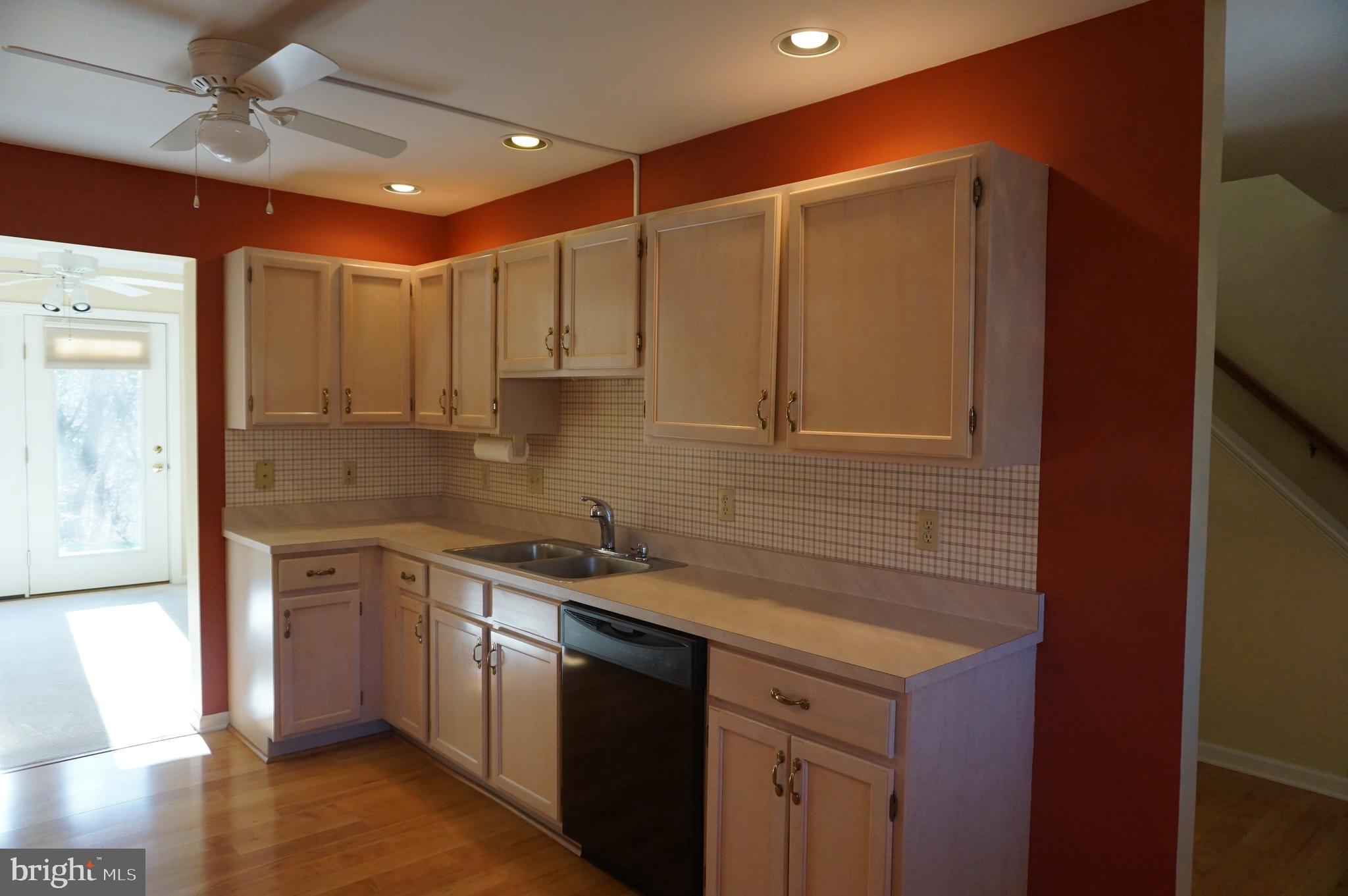 121 Oak Ridge Lane Dallastown, PA 17313 - Photo 9 of 40 Gallery Image 9