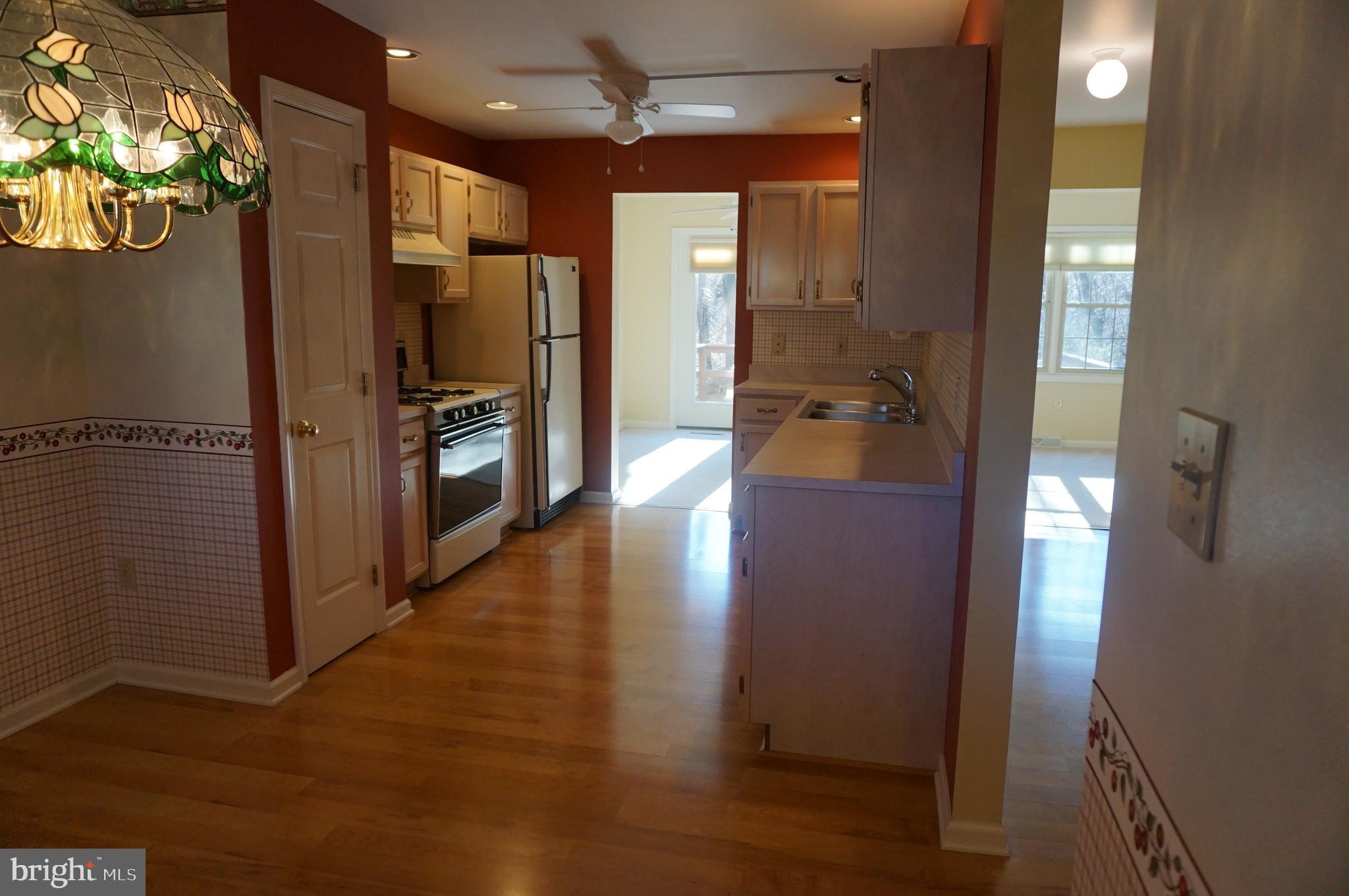 121 Oak Ridge Lane Dallastown, PA 17313 - Photo 10 of 40 Gallery Image 10