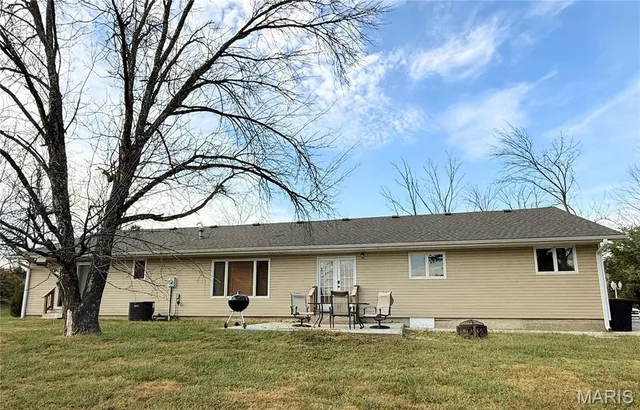 $350,000 | 26172 Highway 11, Brookfield, MO 64628