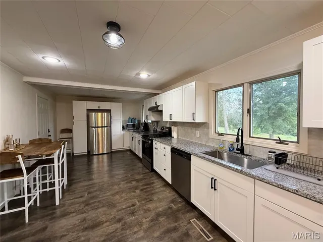 $350,000 | 26172 Highway 11, Brookfield, MO 64628